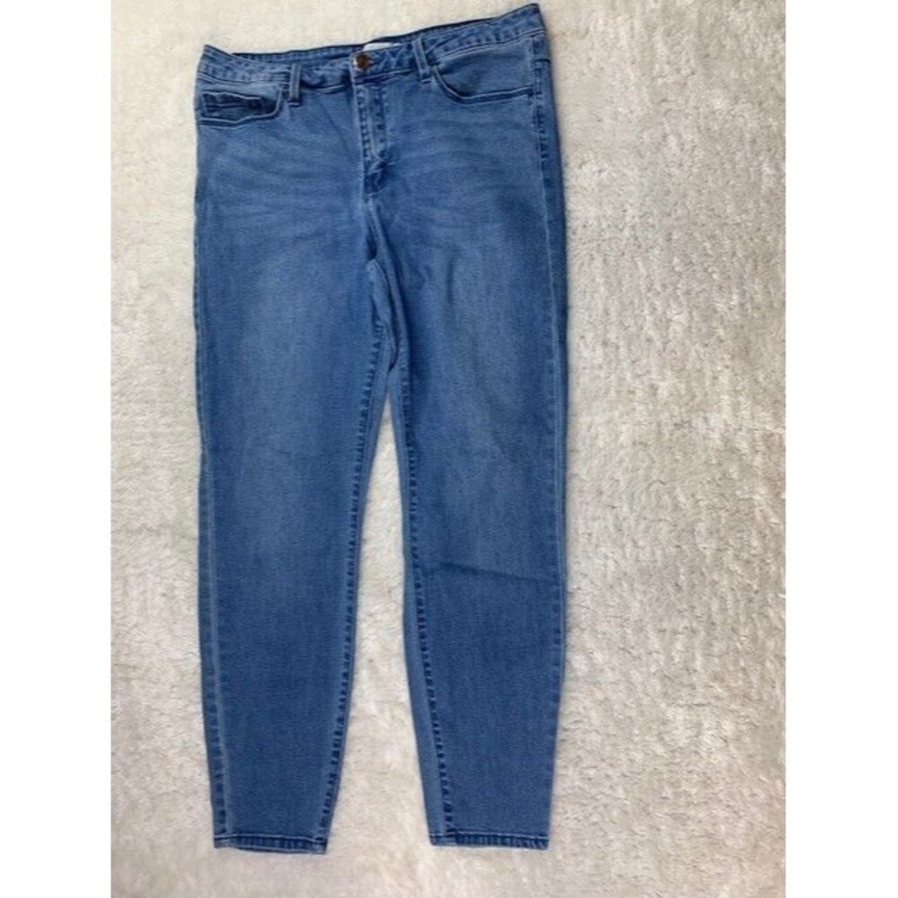 Forever 21 Size 29 Womens Ankle Jeans Med Wash Mid Rise Stretch